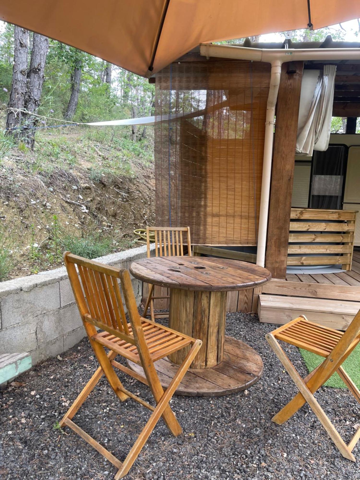 Caravanes De Provence Aiglun  외부 사진