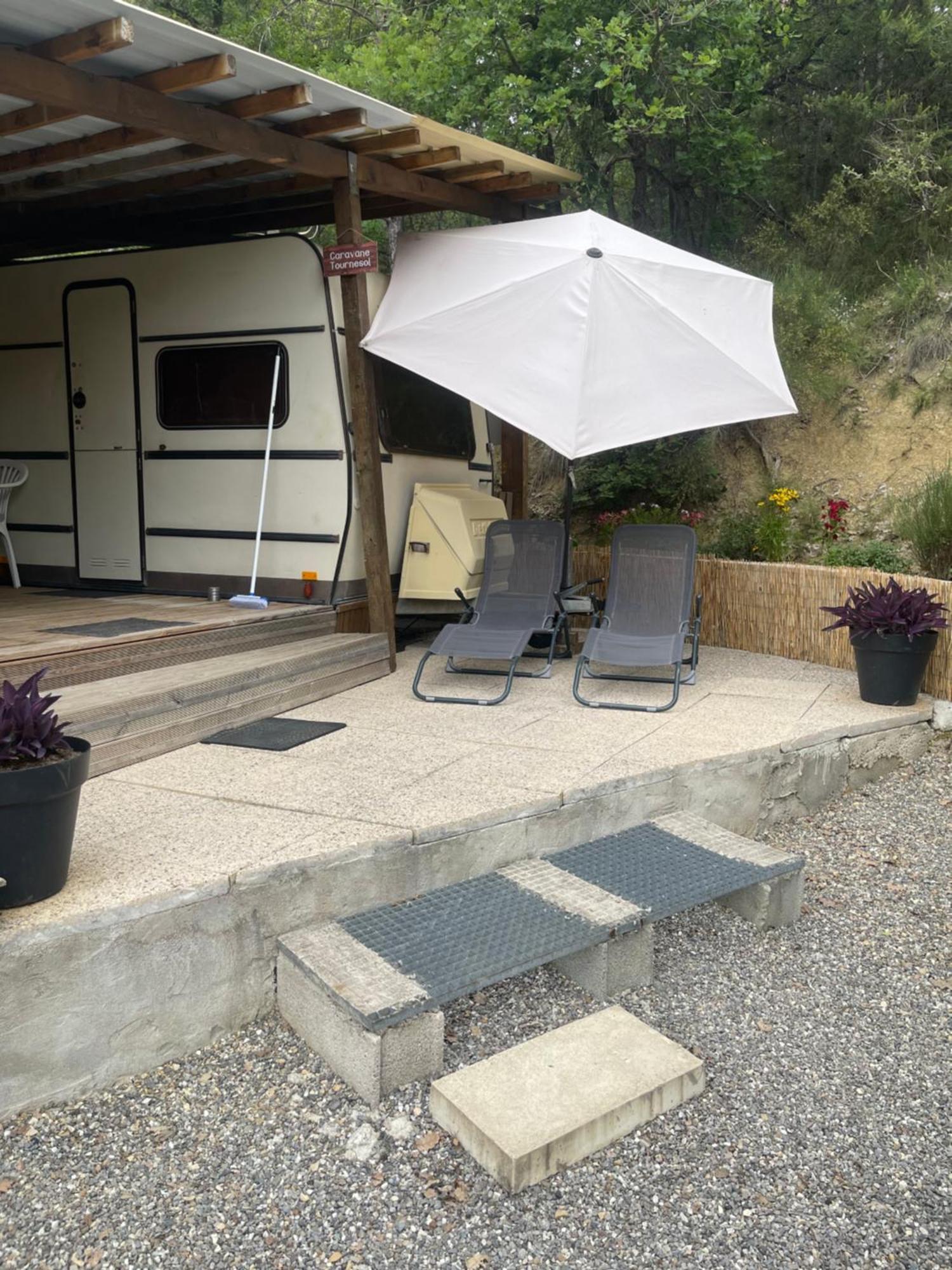 Caravanes De Provence Aiglun  외부 사진
